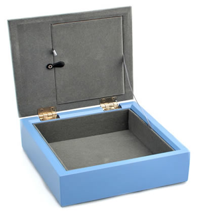 flip top lid revealing inside of box